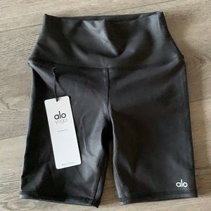 Alo Yoga Biker Shorts XXS NWT